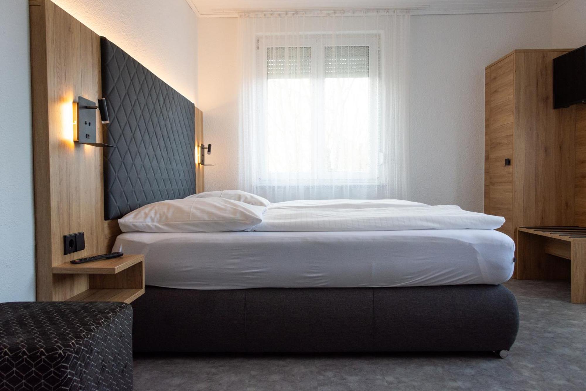 Hotel-Cocco-Bello In Der Villa Foret Ludwigsburg Bagian luar foto